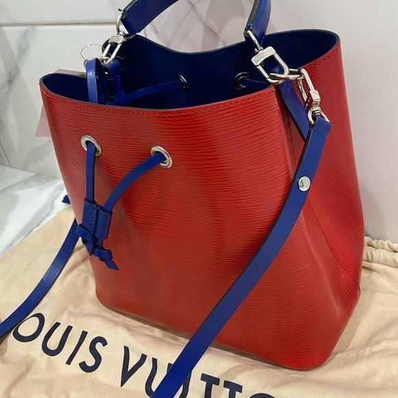 LOUIS VUITTON 2018 Epi NéoNoé MM Est. Retail $2,390.00 - Picture 11 of 11